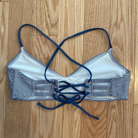 Blue and white tie back bikini top - size L - Picture 2 of 3